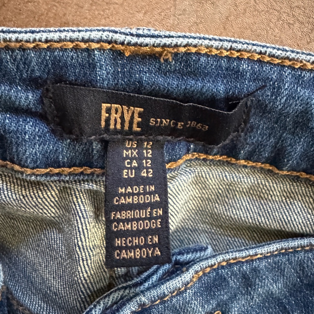 Frye Veronica Medium Wash Mid Rise Size 12 - Picture 5 of 5